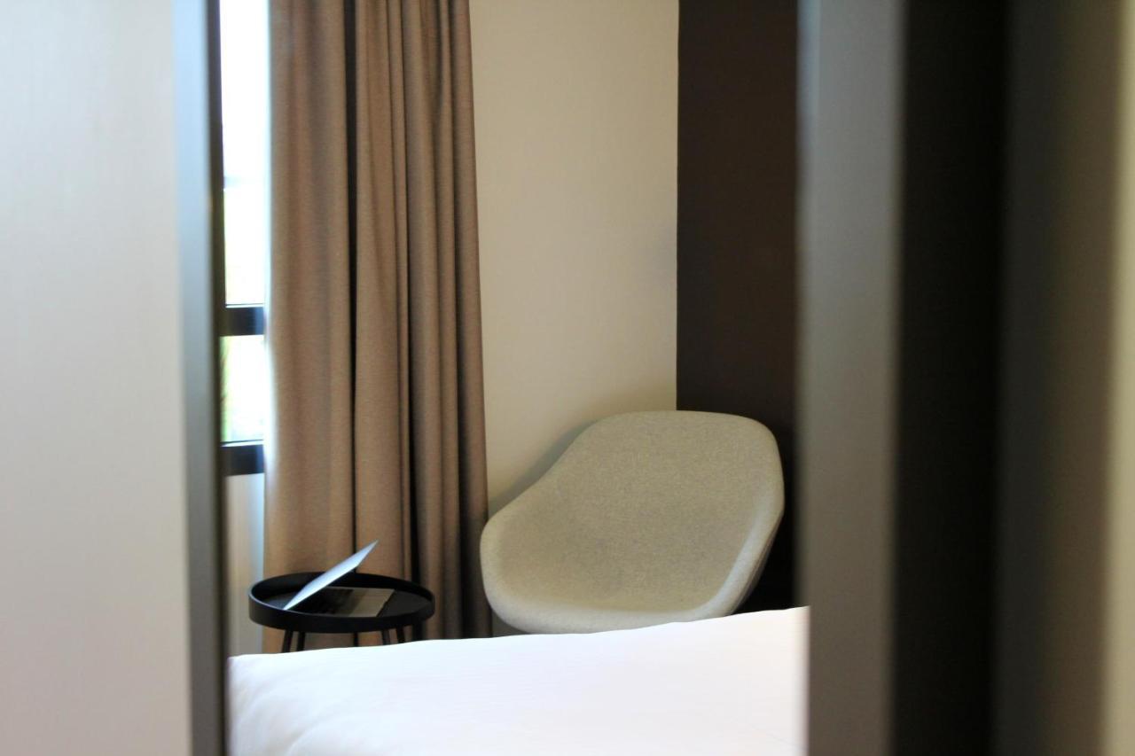 Hotel Campanile Laval Nord Esterno foto